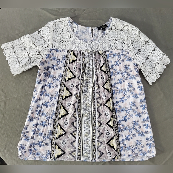 Suzanne Betro Crochet Lace Floral Multicolored Flowy Blouse Top 1X - Picture 8 of 8